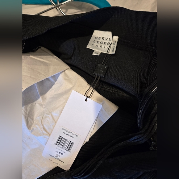 Herve Leger Fringe Skirt NWT XXS - Picture 4 of 6